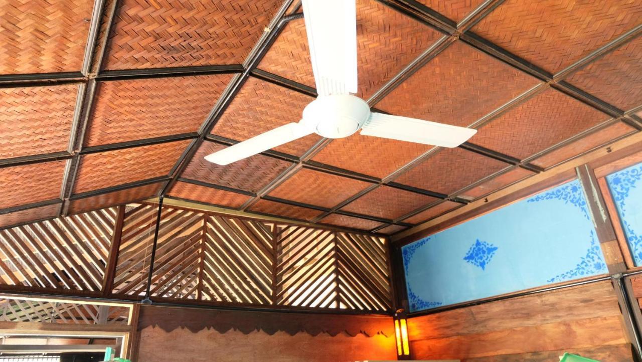兰卡威古堡酒店 珍南海滩 外观 照片