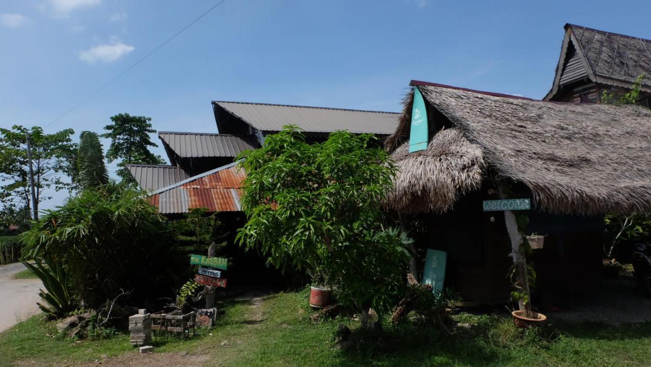 兰卡威古堡酒店 珍南海滩 外观 照片